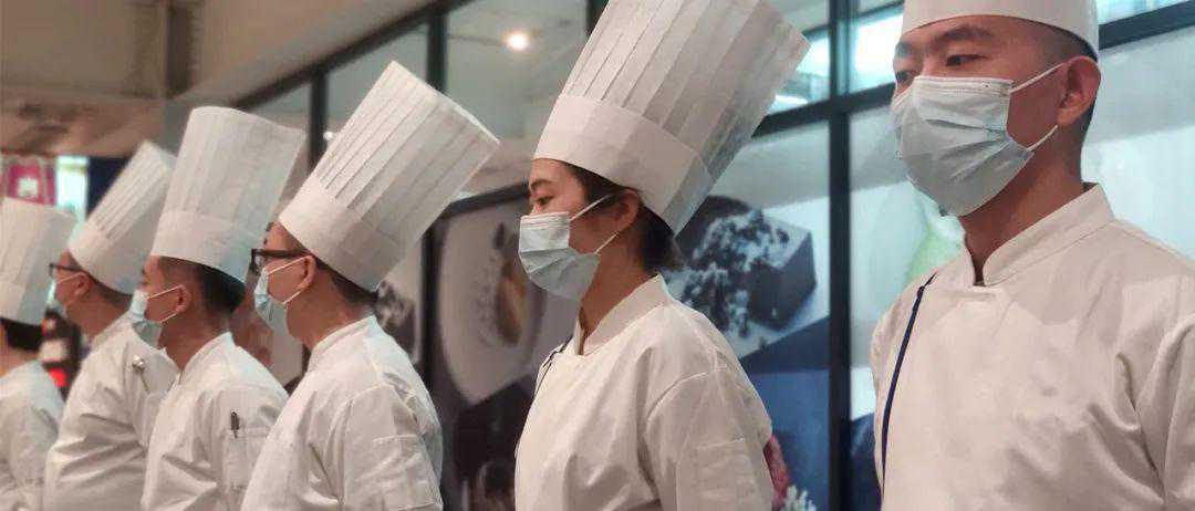 女厨师的“火焰”人生，谁说后厨江湖只属于男人？