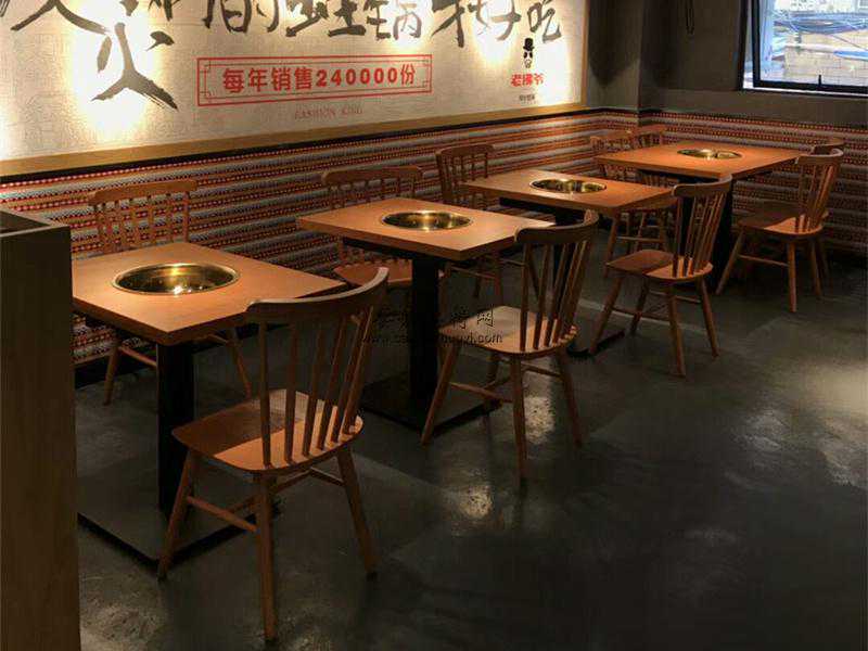 简约而不失个性的餐饮店家具配置