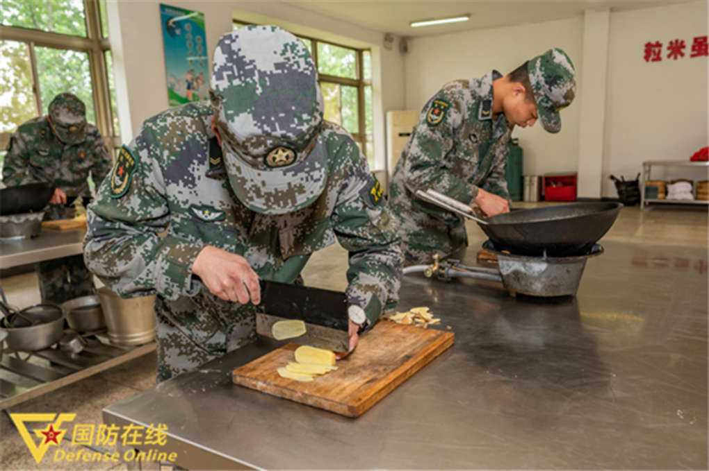 当炊事兵，没那么简单！“十八般武艺”了解一下
