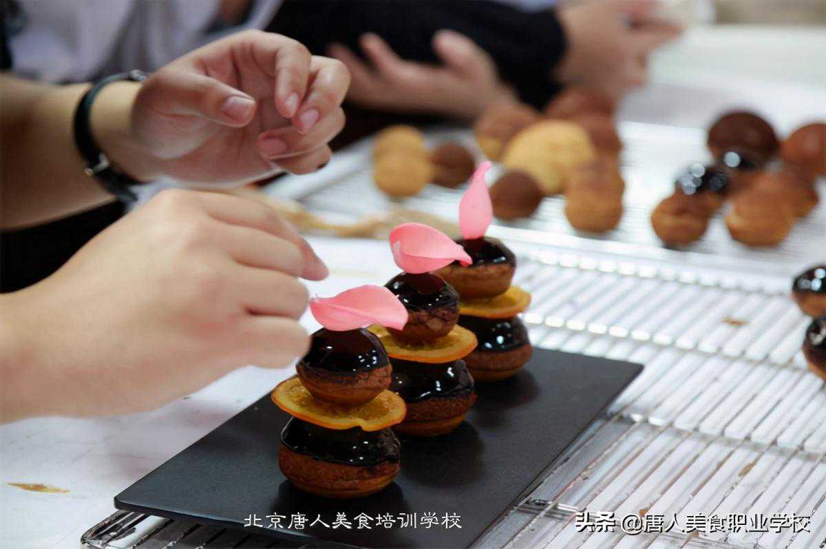 西点学习在店里好还是培训学校好，差距原来这么大