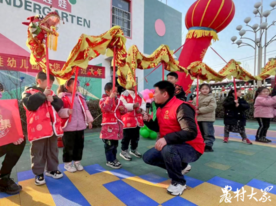 滕州：非遗舞龙舞狮走进幼儿园