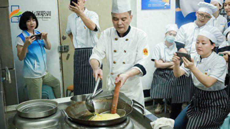 “色香味”俱全，广式点心制作公益培训在南山开班