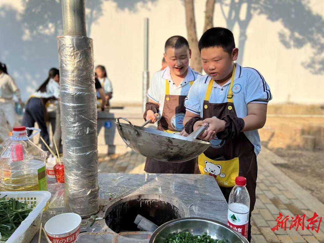幸福校园 欢乐思“烤”——华容县实验小学组织开展“趣味烧烤”劳动实践活动