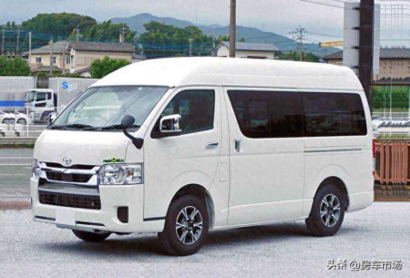 丰田新款海狮露营车，内部U型卡座受欢迎，拼成2米大床很实用