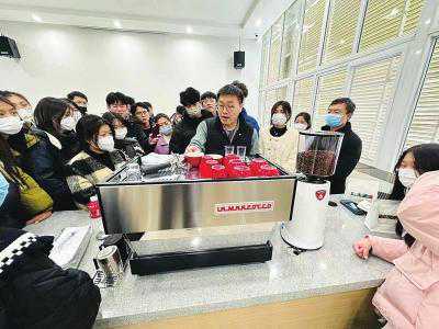 咖啡消费火热，咖啡培训课成为高校相关专业必修课