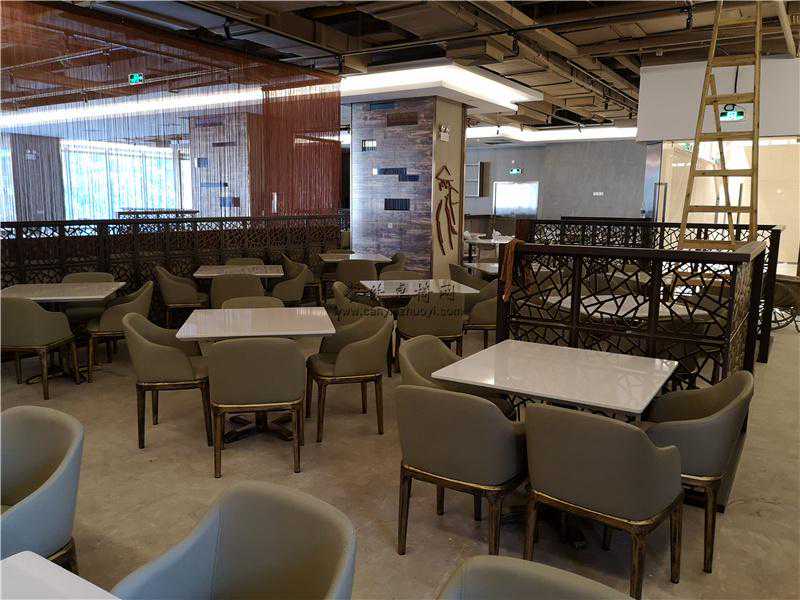 10种不同餐饮场所卡座沙发桌椅配置效果实拍
