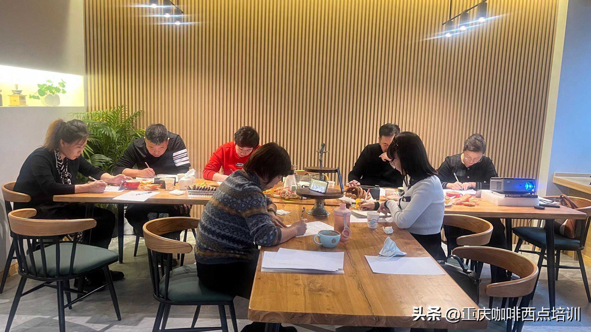 重庆咖啡创业培训：在大学校园附近开一家咖啡