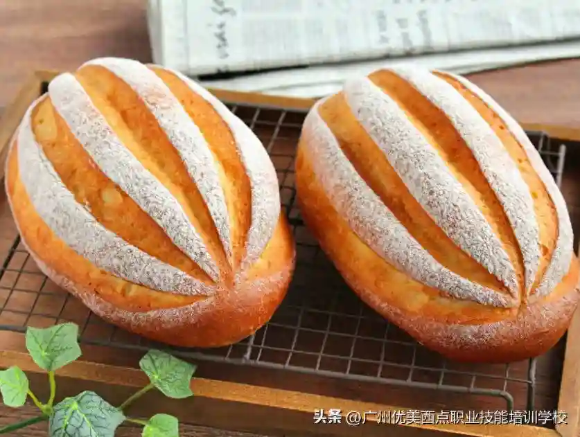 别让你的面包在最后一步翻车！这些烘烤要点一定注意！