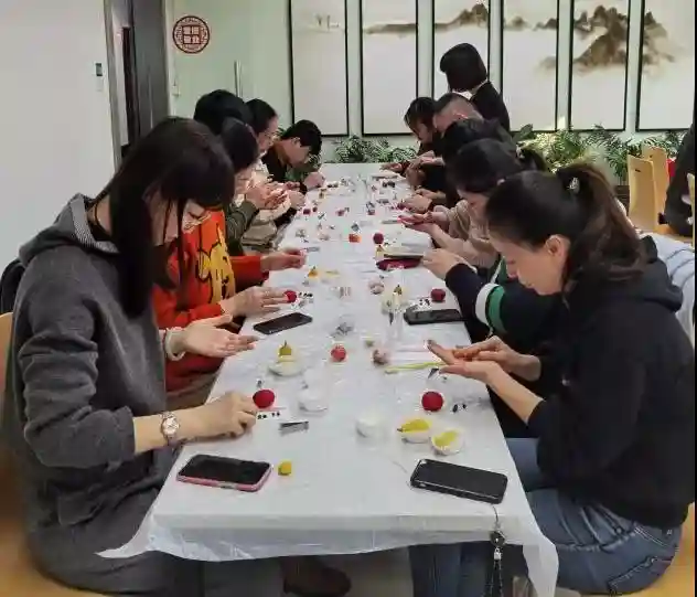 学做精致糕点，“定制课堂”吸引职工参与