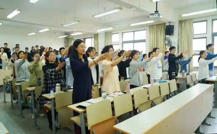 烘焙、酿酒、弹琴，这些技能大学也能学！