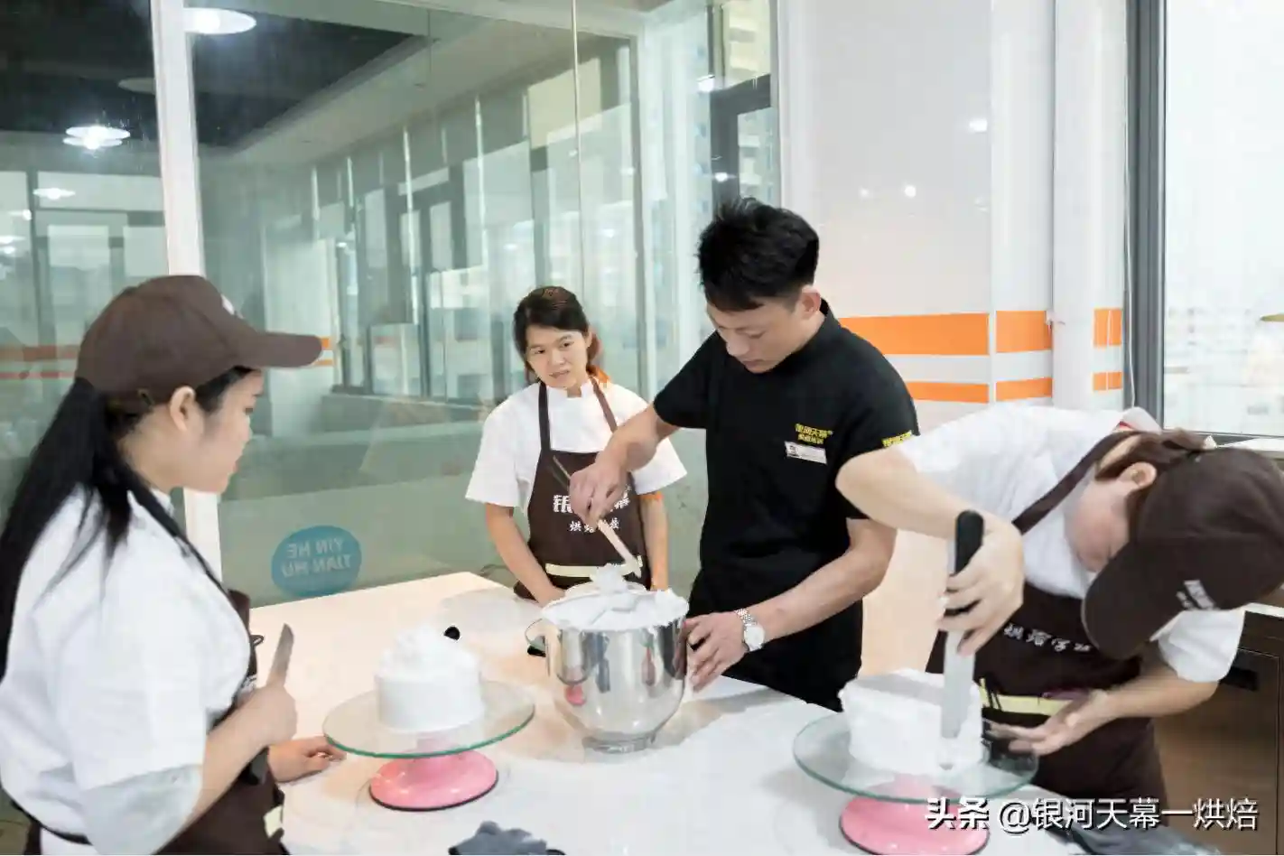 银河天幕学西点蛋糕毕业后好找工作吗？