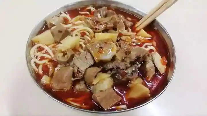 成都这10所学校的食堂，是充满暖爱的“治愈系”