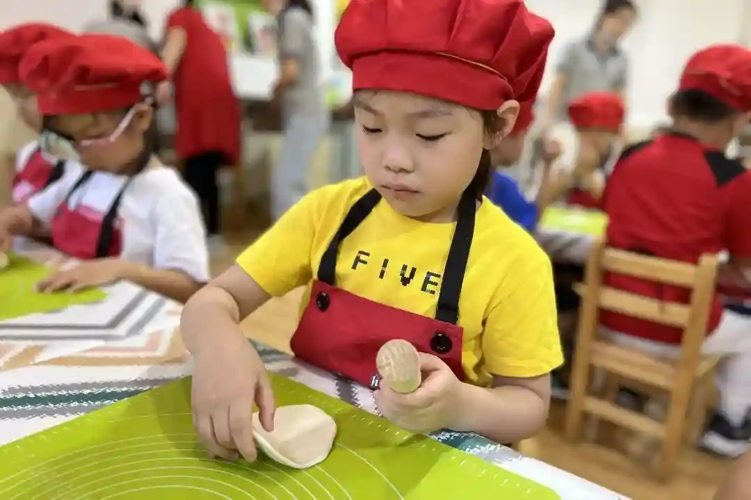 课程丨美食美“课”，舌尖享受，来烘焙课一起做披萨吧