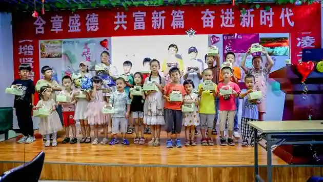 富德生命人寿安阳中支第十四届客户节蛋糕DIY活动成功举办