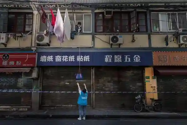 “加入400多人的团购群，仿佛进入了另一个世界”