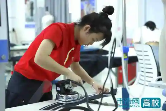 广州市白云工商技师学院学子肖琪获世赛时装技术项目广东省选拔赛一等奖
