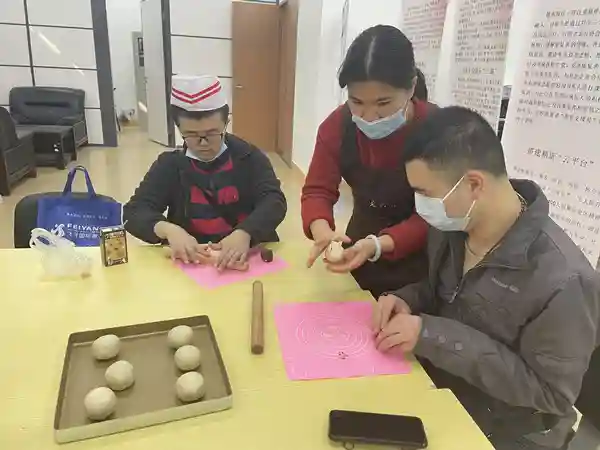 广州：越秀区残联开展残疾人烘焙职业技能培训班