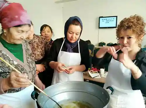芦花社区：技能培训铺出妇女致富增收“好路子”