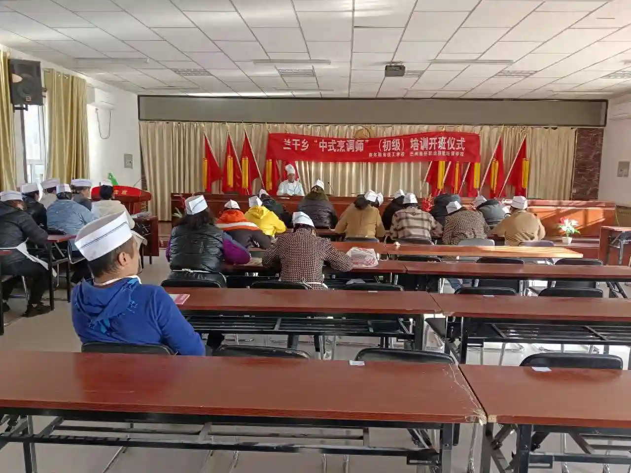 兰干乡：“中式烹调师”技能教学正式开课