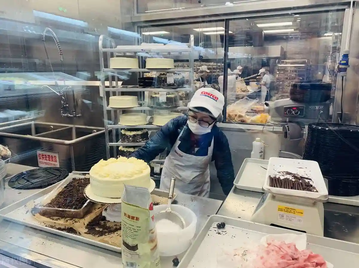 蛋糕店老板利用“低价引流”，7天进账12万，赚钱套路教给你
