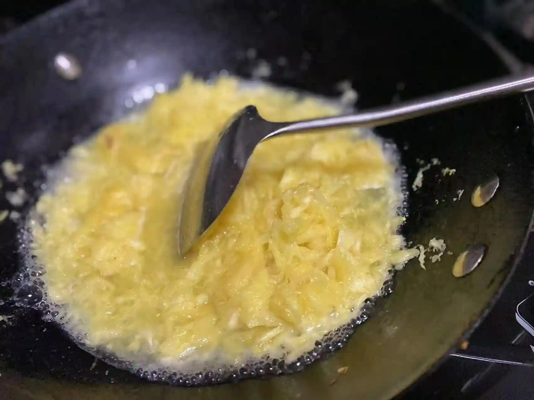 芒市生活里的凤梨酥香