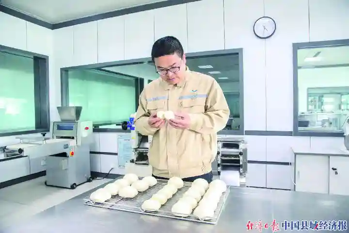 所谓大师 不只在技艺 —— 记“成都工匠”益海嘉里成都公司烘焙面点师郗坤