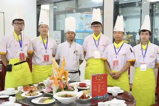 新东方烹饪一年学费多少？