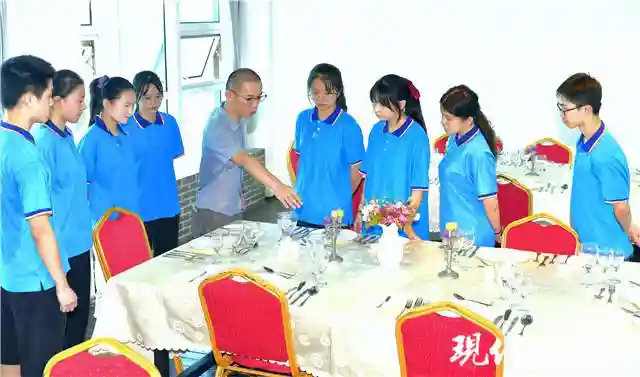 高铁车厢、“洋酒吧”建到学校里！无锡这所职校令家长和学生心动不己