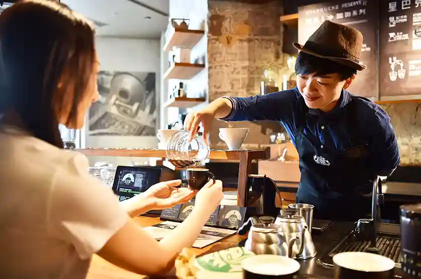 【最佳雇主】年轻人为什么会去星巴克工作并留在那里？