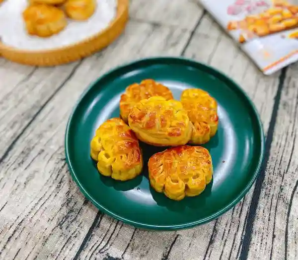 网红螃蟹月饼之广式蛋黄莲蓉月饼