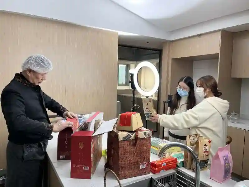 杭州市临平职业高级中学推出“绘梦班”培育创新型电商人才