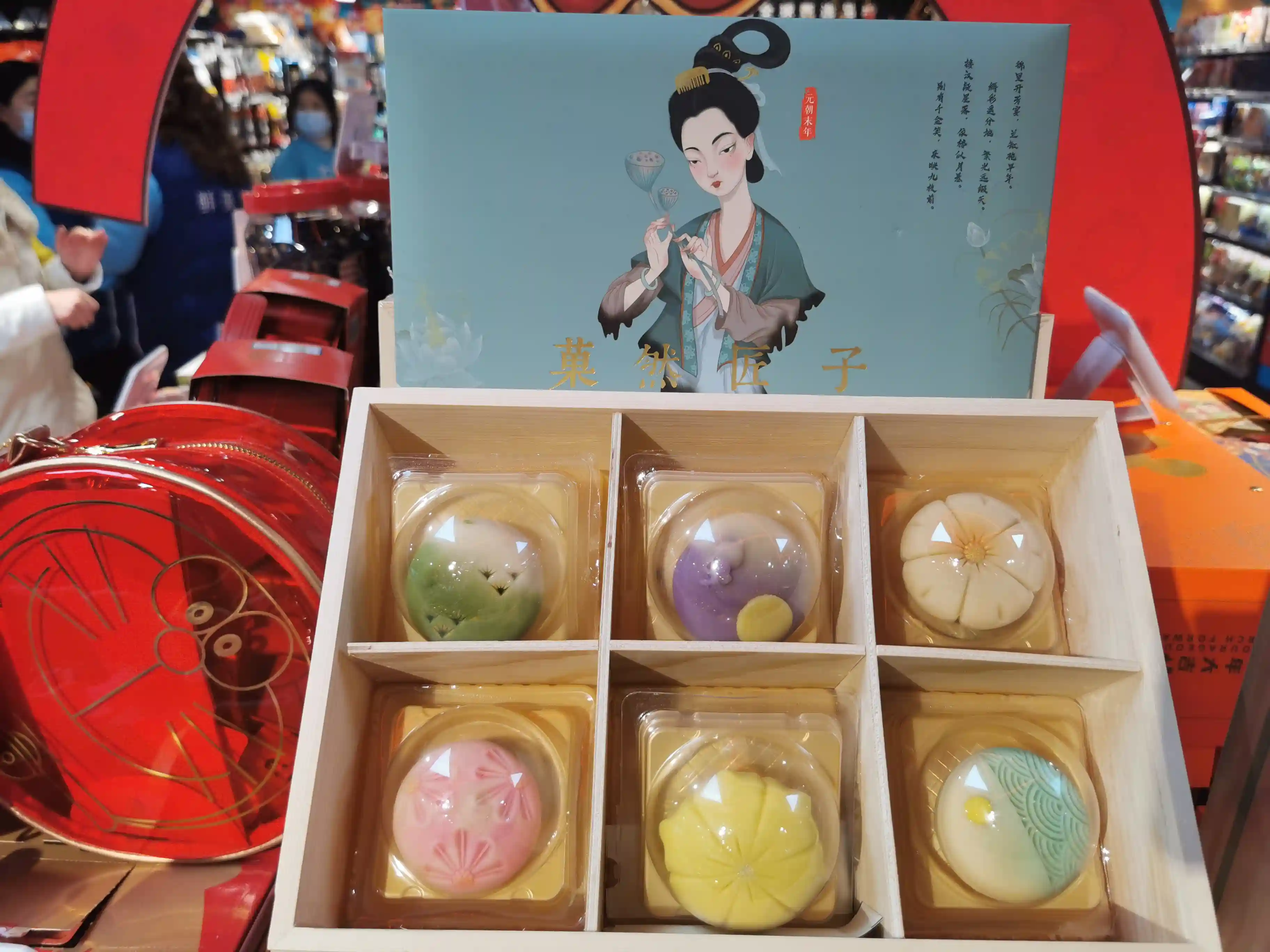 烘焙企业掘金虎年春节市场，中式点心礼盒走俏
