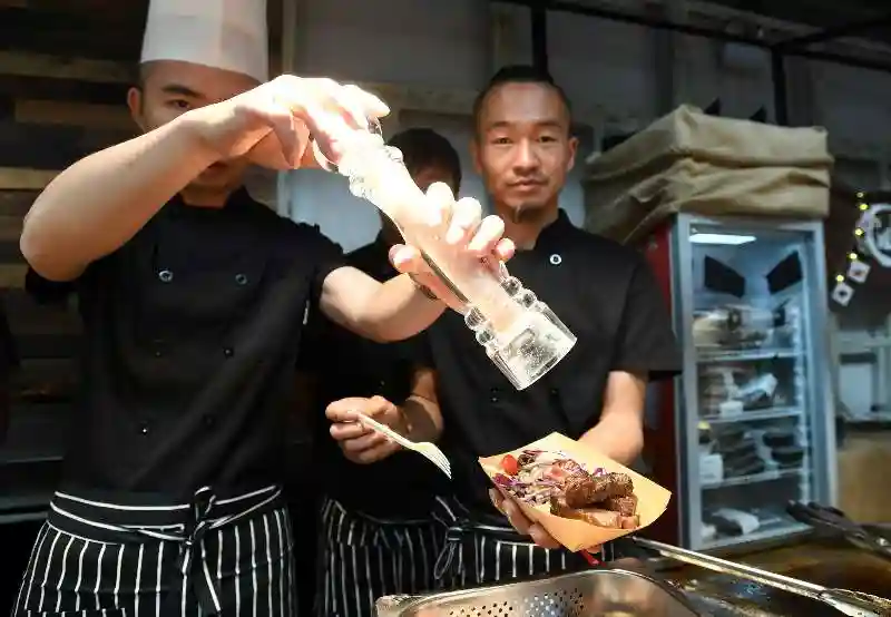 厨神大咖快来！沈晚夏夜嘉年华 美食就差你，免费饕餮C位等你抢