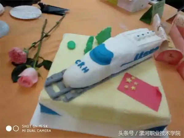 漯河职业技术学院在河南省大学生第二届传统美食创意设计大赛”中荣获佳绩