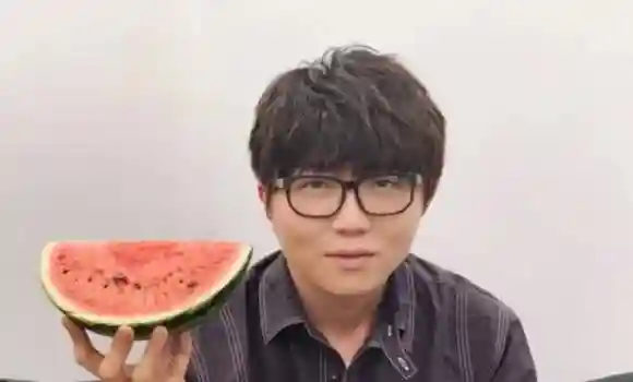 毛不易多次“翻牌”的昂司华夫饼