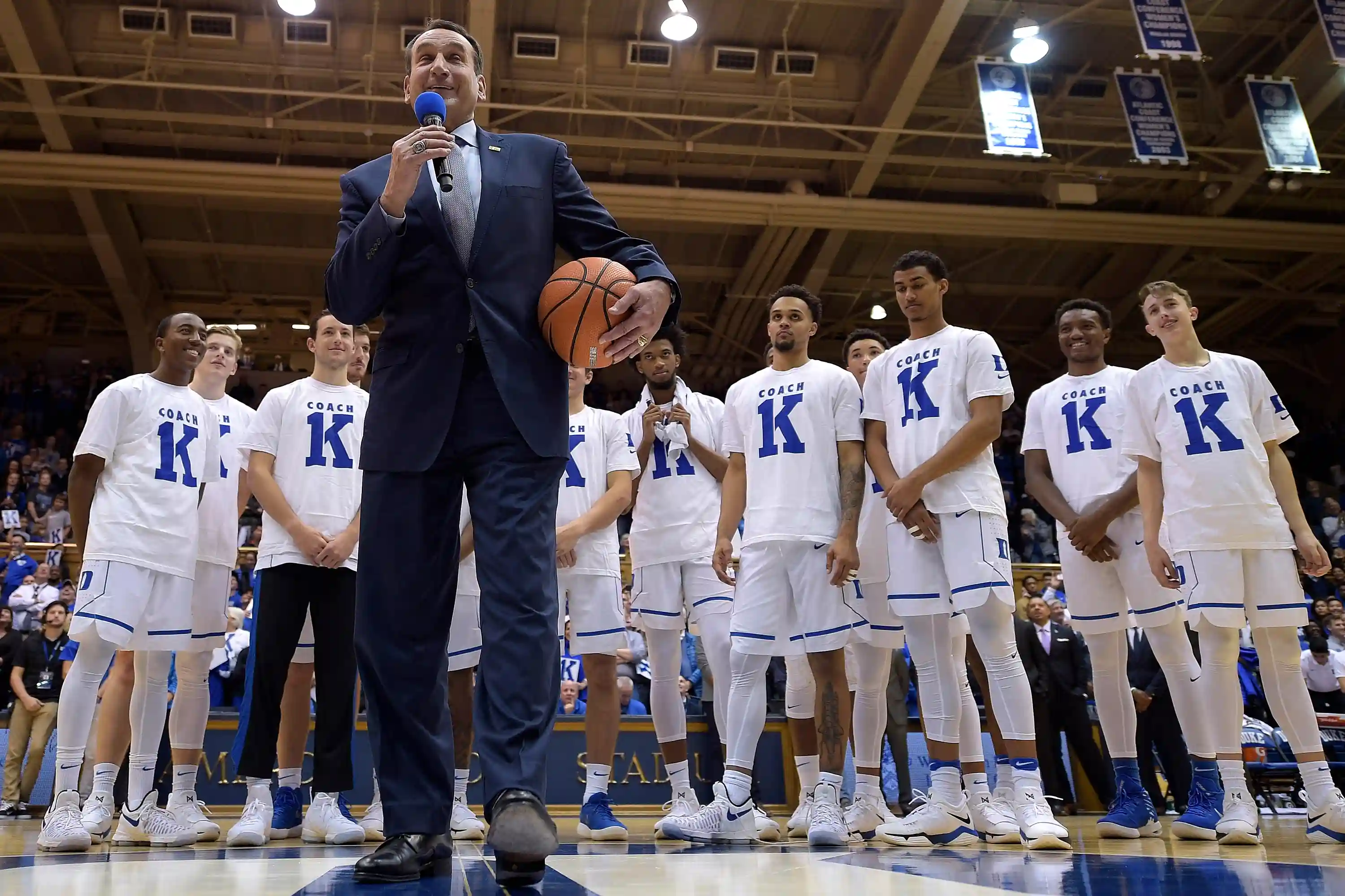 老K教练正式退休：他用42年征服大学篮球，征服NBA巨星