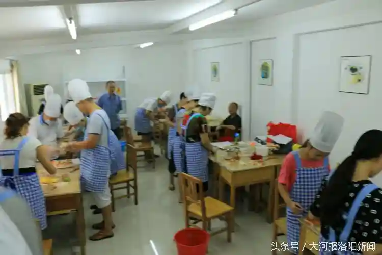 洛阳市启航职业培训学校组织残疾人烘焙培训活动