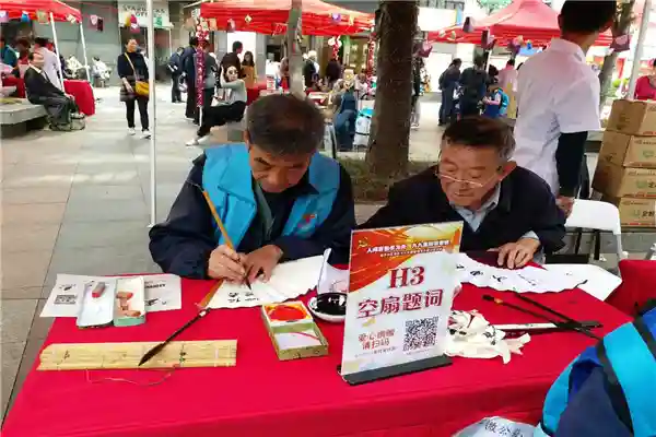 新华小记者做客上海联洋公益活动