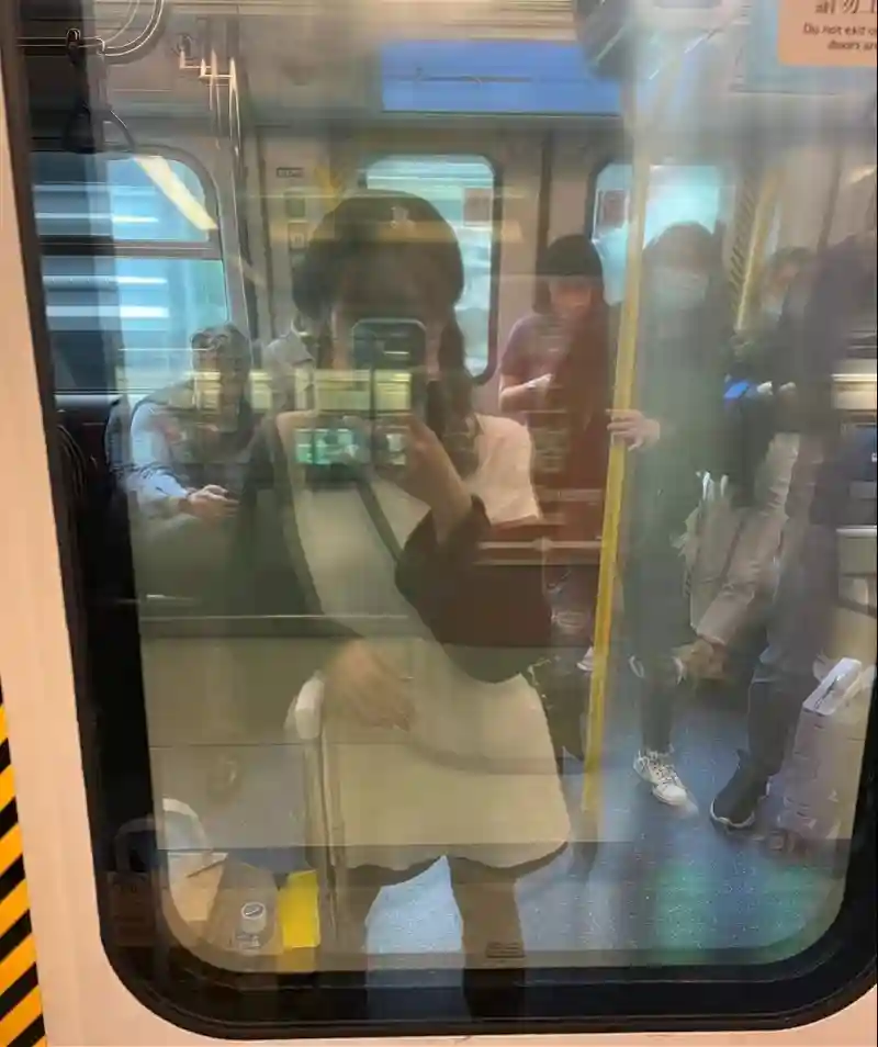悄然兴起的深港“反向代购”：有人送孩子上学顺路带网红糕点