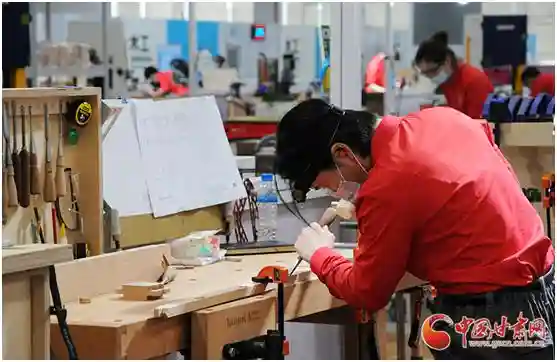 第一届全国技能大赛激战正酣 甘肃选手羊城展风采