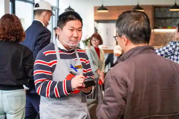 孤独咖啡馆之后，这些自闭症少年又学会烘焙、插花新技能