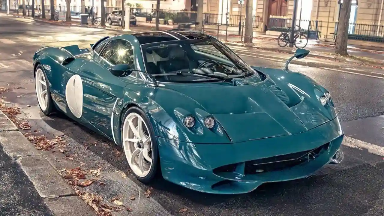 帕加尼Huayra Codalunga现身巴黎街头，爱马仕参与内饰设计