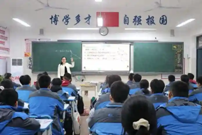 “1+X”走班制点亮校园，湖南师大附中博才梅溪湖中学课程节嗨翻了