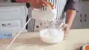 鸡蛋在烘焙中的作用是什么？