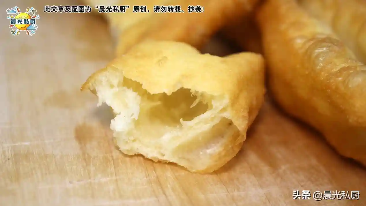 如何用最简单的材料，炸出蓬松的油条？还有蓬松剂的原理告诉你