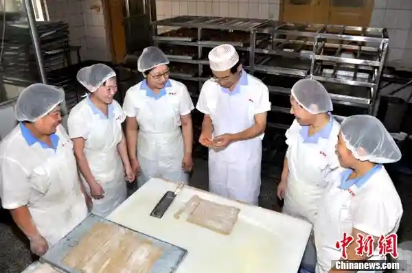 百年清真糕点制作技艺传人脱安利：敬畏非遗传承 打造民族品牌
