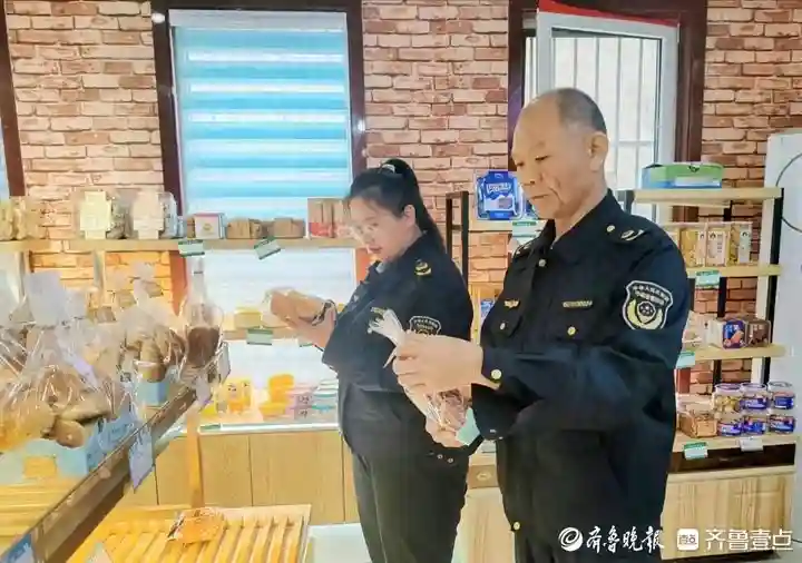 平阴县市场监督管理局开展烘焙蛋糕店食品安全专项检查