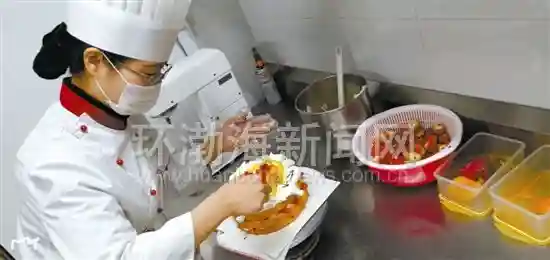 裱花师：传递祝福分享甜美（组图）