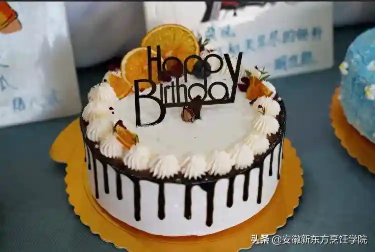 如此精美的西点展台，瞬间biu中了我的心