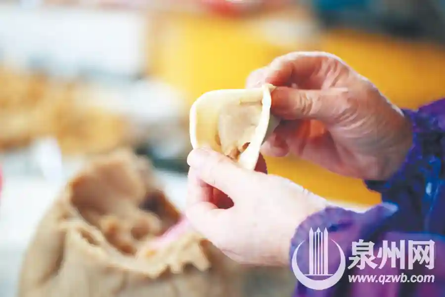三角食：外皮松脆 内馅冰凉